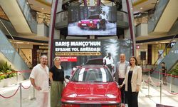 Barış Manço’nun kırmızı spor otomobili ziyaretçileriyle buluştu