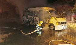 Bucak’ta minibüs alevlere teslim oldu