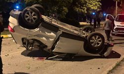 Erzincan’da otomobil ağaca çarptı: 3 yaralı