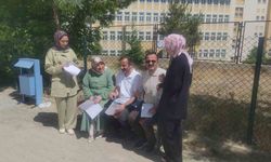 İkiz kardeşler kızlarıyla birlikte YKS’ye girdi