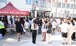 Kemer Belediyesinden LGS’ye giren öğrencilere su ve şeker