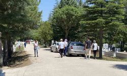 Kurban Bayramı arefesinde mezarlıklar ziyaretçilerle doldu