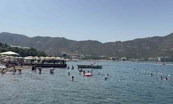 Marmaris’te bayram sıcaklığı: Tatilciler sahillere akın etti