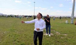 Vali Çiçek uçurtma uçurdu, bağımlılıkla mücadelede kararlılık mesajı verdi