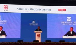Abdullah Gül: "Dünya hiç görülmediği kadar kural tanımaz, görülmediği kadar uluslararası kuruluşların ve sistemin çöktüğü çok tehlikeli bir dönemden geçiyor"