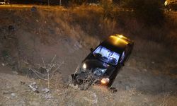 Elazığ’da otomobil şarampole uçtu: 5 yaralı