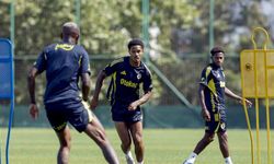 Fenerbahçe, günün ilk antrenmanını tamamladı