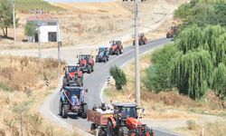 Gelin arabası traktör oldu: Konvoya 50 traktör katıldı