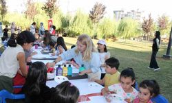 Midyat’ta 100’den fazla çocuk sanatla buluşarak hayallerini çizdi
