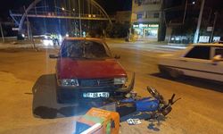 Otomobil motosiklete çarptı, o anlar kamerada