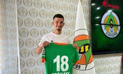 Alanyaspor kadrosuna kattığı 4 oyuncu için imza töreni düzenledi