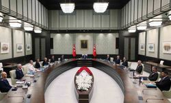 Cumhurbaşkanı Recep Tayyip Erdoğan başkanlığındaki Yüksek Askeri Şura (YAŞ) Toplantısı Cumhurbaşkanlığı Külliyesi’nde başladı.