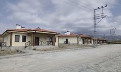 Kaymakam Eroğlu,  Aşağı Kepirce köy evlerindeki çalışmaları inceledi