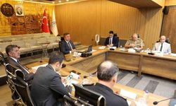 Bakan Yerlikaya ve Uraloğlu, valilerle VKS üzerinden toplantı yaptı