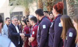 Bakan Bak, Suudi Arabistan’da milli sporcularla bir araya geldi