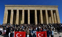 Balıkesirli gençler Ata’nın huzurunda