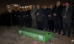 Baraja uçan araçta hayatını kaybeden 22 yaşındaki Cihat gözyaşları arasında toprağa verildi