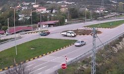 Bartın’da kaza anı güvenlik kamerasında