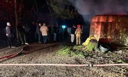 Bartın’da yıldırım düştü: 2 araç yandı