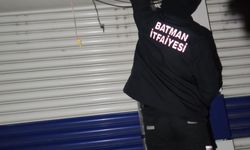 Batman'da kuaför dükkanında mahsur kalan 3 kişiyi itfaiye kurtardı