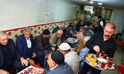 Bu çay ocağında yıllardır sadece dama oynanıyor