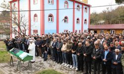 Hastalığına yenik düşen muhtar son yolculuğuna uğurlandı