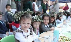 Minik eller zeytinle buluştu