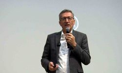 Önceki dönem Milli Eğitim Bakanı Selçuk: "Dünya, eğitim bilimleri ve diğer bilimler açısından çok farklı bir dönemden geçiyor"