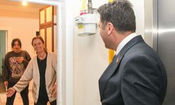 Valiyi sosyal medyadan davet etti, kapıda görünce büyük mutluluk yaşadı