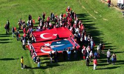 Yüzlerce kişi Atatürk için yürüdü