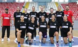 MC Sistem Yozgat Kadın Hentbol Takımı dolu dizgin