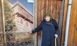 90 yaşındaki Fikriye nine manileriyle hafızalara hayran bırakıyor