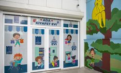 Ada Kıyafet Evi Kuşadası'nda dayanışmanın örneği oluyor