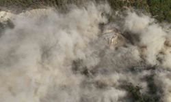 Adana'da yol yapım mücadelesi, patlama anı film sahnesini aratmadı