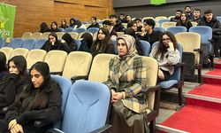 Adıyaman Doğa Koleji mezunlarından öğrencilere yol gösterici söyleşi