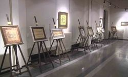 Ailenin önemi, hat sanatının zarafetiyle yorumlandı