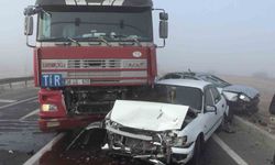 Aksaray'da 5 araçlı zincirleme 'sis' kazası: 1 yaralı