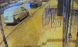 Alkollü sürücü, park halindeki araca çarparak takla attı; o anlar kamerada