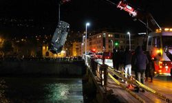 Amasya'da kontrolden çıkan otomobil köprüden Yeşilırmak Nehri'ne uçtu: 1 ölü, 1 yaralı