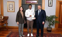 Anadolu Üniversitesi uluslararası öğrencisi 9'ncu Uluslararası Öğrenciler Kongresi'nden ödülle döndü