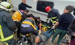 Antalya'da midibüs devrildi: 6 yaralı