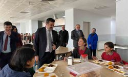 Arpaçay Kaymakamı öğrencilerle öğle yemeğinde buluştu