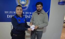 ATM'de unutulan 5 bin TL sahibine teslim edildi