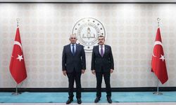 Bakan Tekin, KKTC Milli Eğitim Bakanı Çavuşoğlu'nu makamında ağırladı