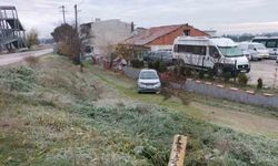 Balıkesir'de otomobil şarampole uçtu; 1 yaralı