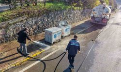 Başiskele'de cadde ve sokaklarda temizlik çalışması yürütülüyor