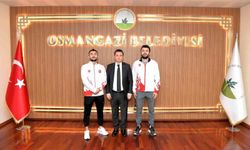 Başkan Aydın tarihi başarı yakalayan kardeşleri ağırladı