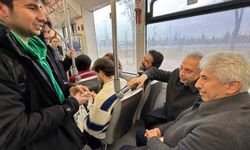 Başkan Yalçın meclis toplantısına tramvayla gitti