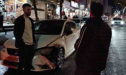 Batman'da seyir halindeki otomobil alev aldı