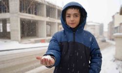 Bayburt güne kar yağışıyla uyandı: Kent beyaza büründü